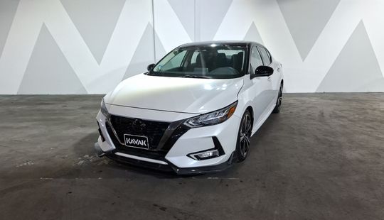 Nissan • Sentra