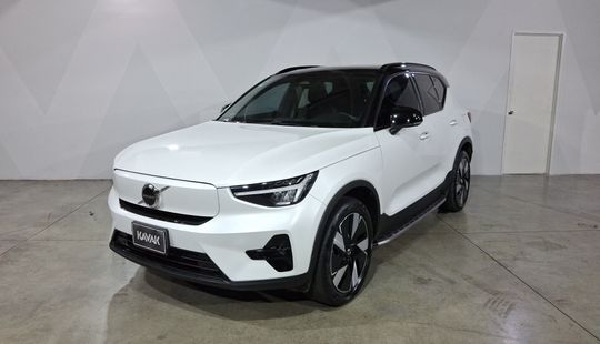 Volvo • XC40