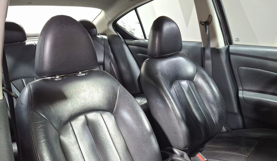 Nissan Versa 1.6 EXCLUSIVE TA AC Sedan 2014