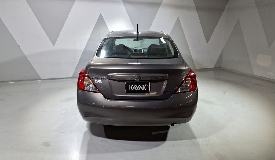 Nissan Versa 1.6 EXCLUSIVE TA AC Sedan 2014