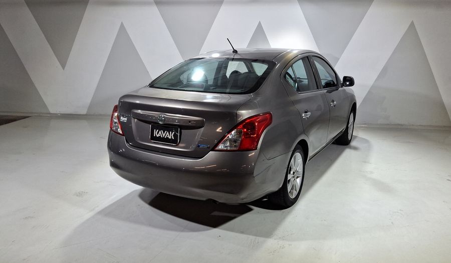 Nissan Versa 1.6 EXCLUSIVE TA AC Sedan 2014