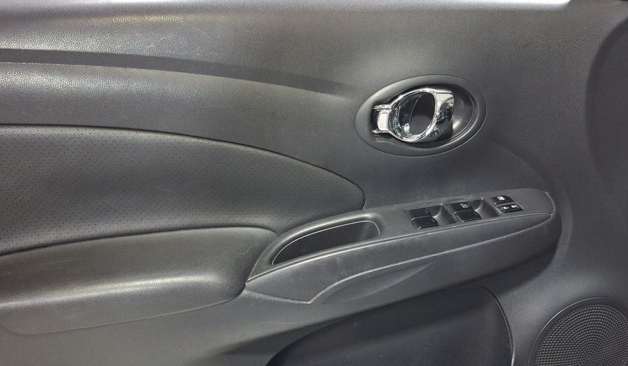 Nissan Versa 1.6 EXCLUSIVE TA AC Sedan 2014