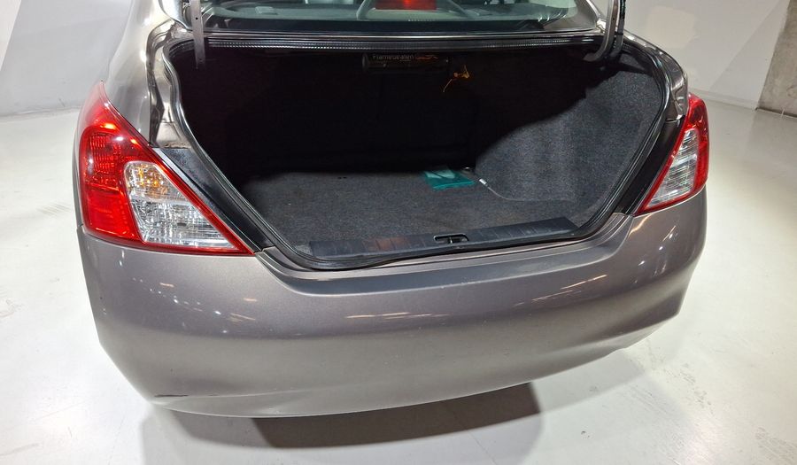Nissan Versa 1.6 EXCLUSIVE TA AC Sedan 2014