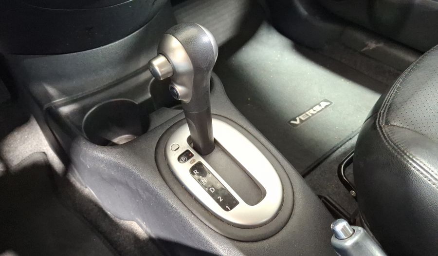 Nissan Versa 1.6 EXCLUSIVE TA AC Sedan 2014