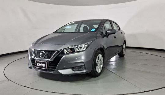 Nissan • Versa