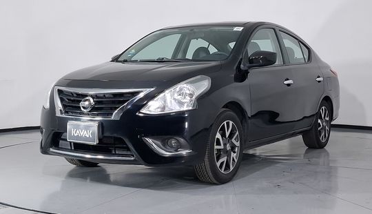 Nissan • Versa