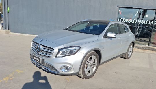 Mercedes Benz • Clase GLA