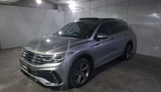 Volkswagen • Tiguan
