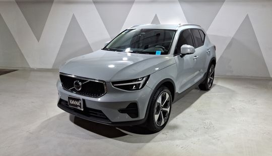 Volvo • XC40