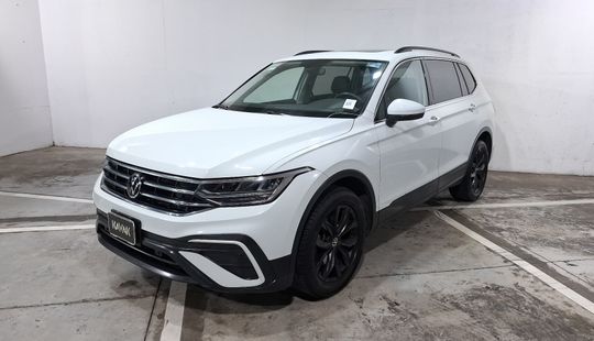 Volkswagen • Tiguan