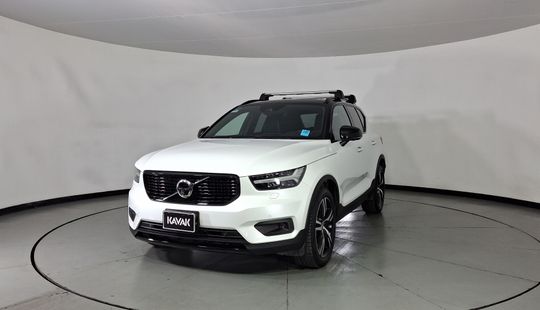Volvo • XC40