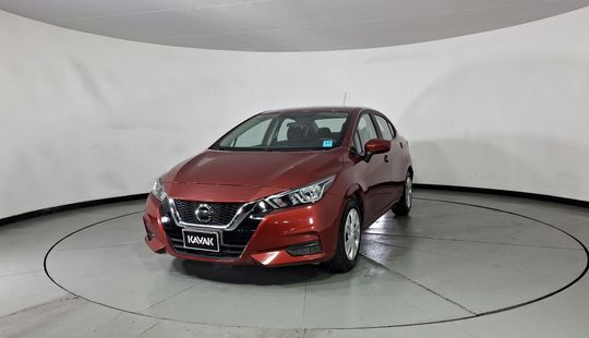 Nissan • Versa