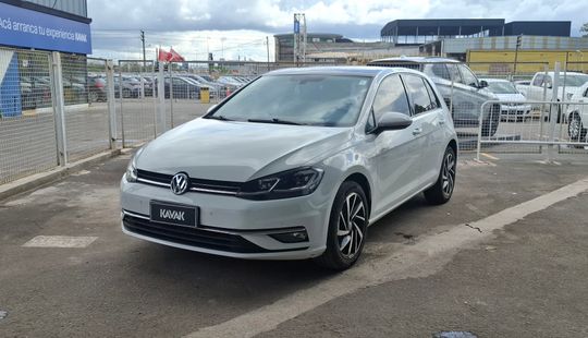 Volkswagen • Golf