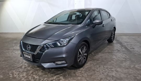 Nissan • Versa