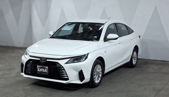 Toyota • Yaris