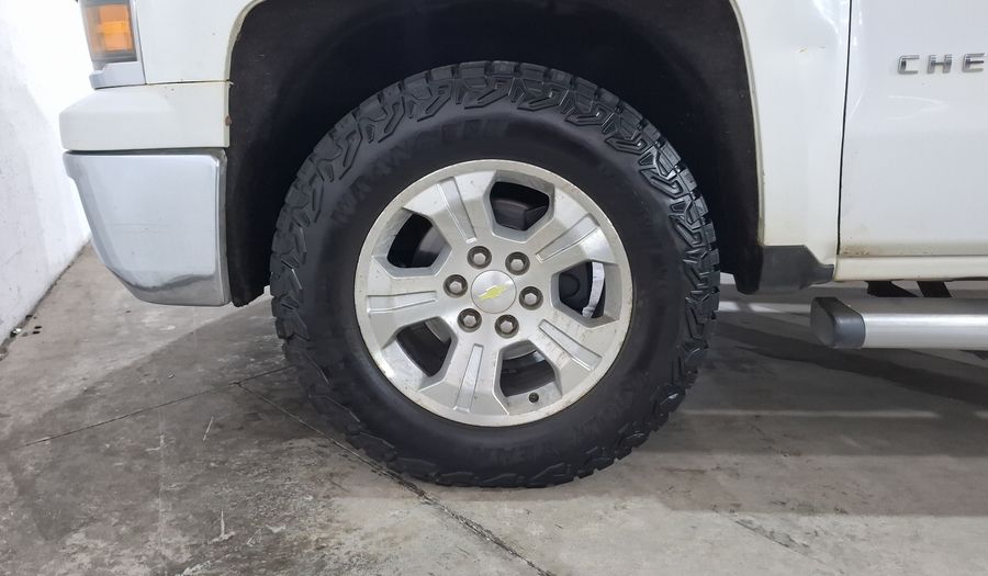 Chevrolet Cheyenne 5.3 2500 CHEYENNE CAB REG H AT 4WD Pickup 2015
