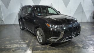 Mitsubishi • Outlander
