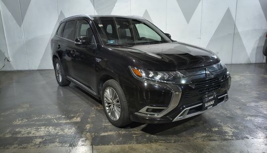 Mitsubishi • Outlander