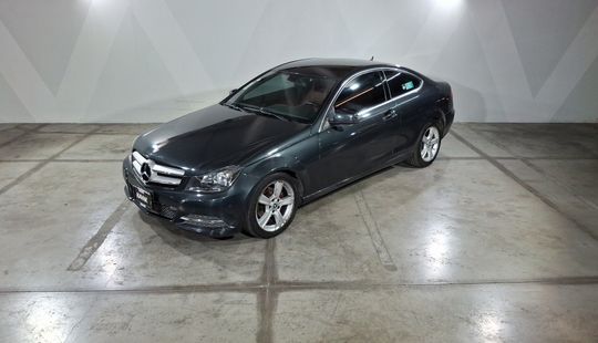Mercedes Benz • Clase C