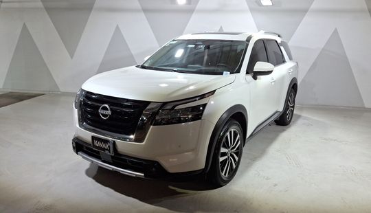 Nissan • Pathfinder