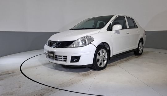 Nissan • Tiida