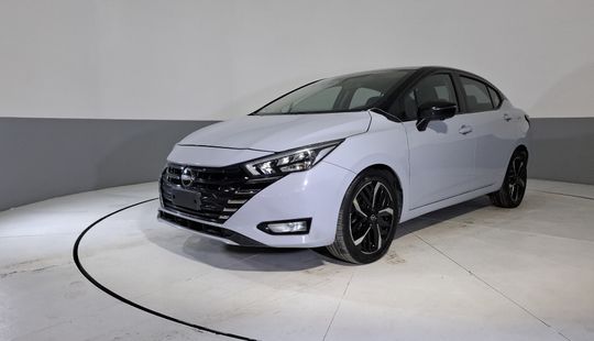 Nissan • Versa
