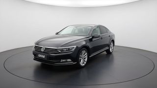Volkswagen • Passat