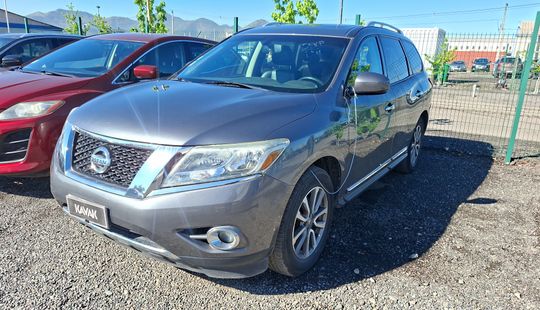 Nissan • Pathfinder