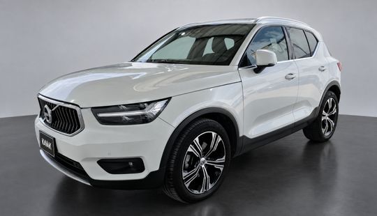 Volvo • XC40