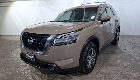 Nissan • Pathfinder