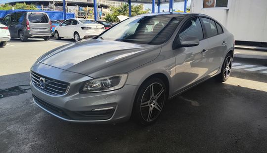 Volvo • S60