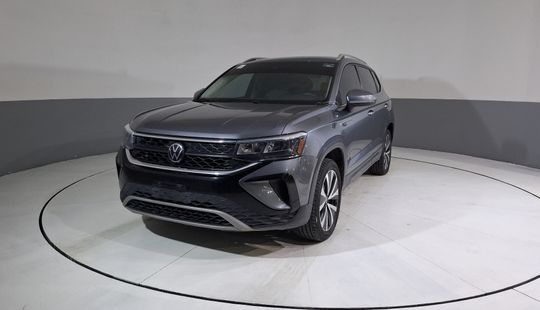 Volkswagen • Taos