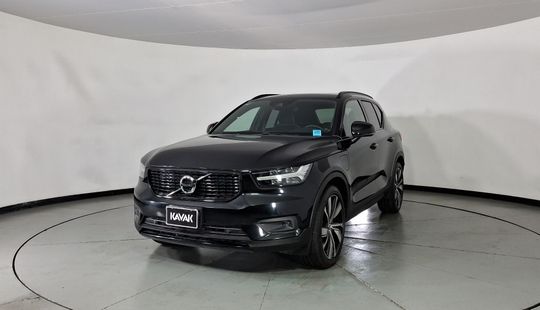 Volvo • XC40