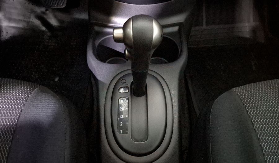 Nissan Versa 1.6 SENSE TA AC Sedan 2013