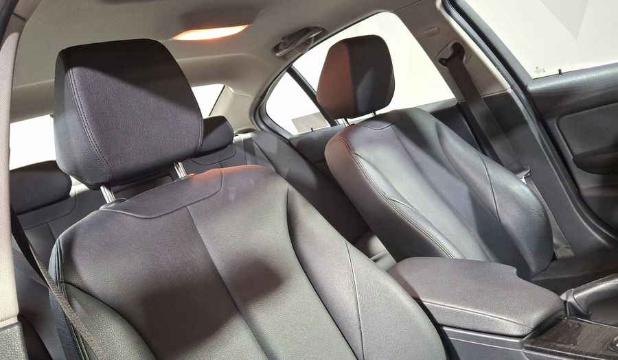 Bmw Serie 3 2.0 320IA LUXURY LINE Sedan 2014