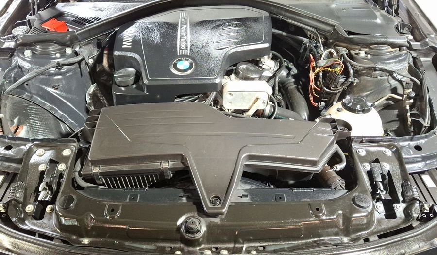 Bmw Serie 3 2.0 320IA LUXURY LINE Sedan 2014