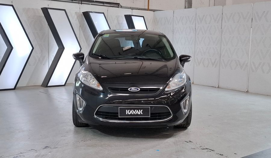 Ford Fiesta Kinetic Design 1.6 16V TITANIUM Hatchback 2012