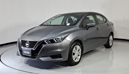 Nissan • Versa