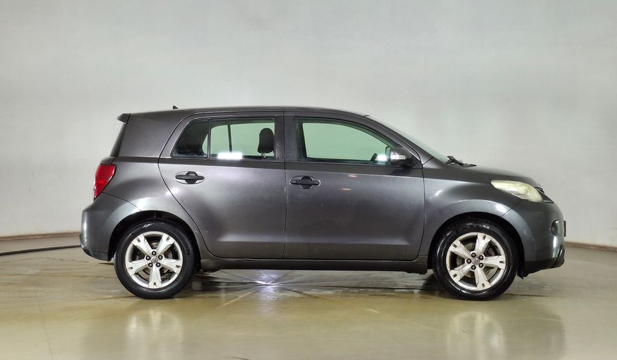Toyota Urban Cruiser 1.3 Hatchback 2011