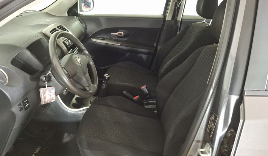 Toyota Urban Cruiser 1.3 Hatchback 2011