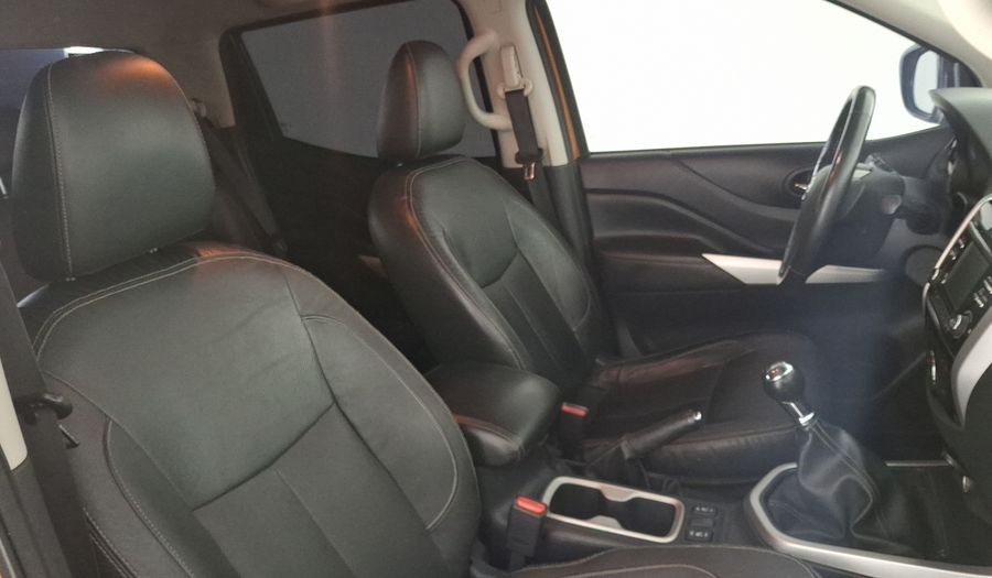 Nissan Np300 2.5 PLATINUM LE AC Pickup 2020