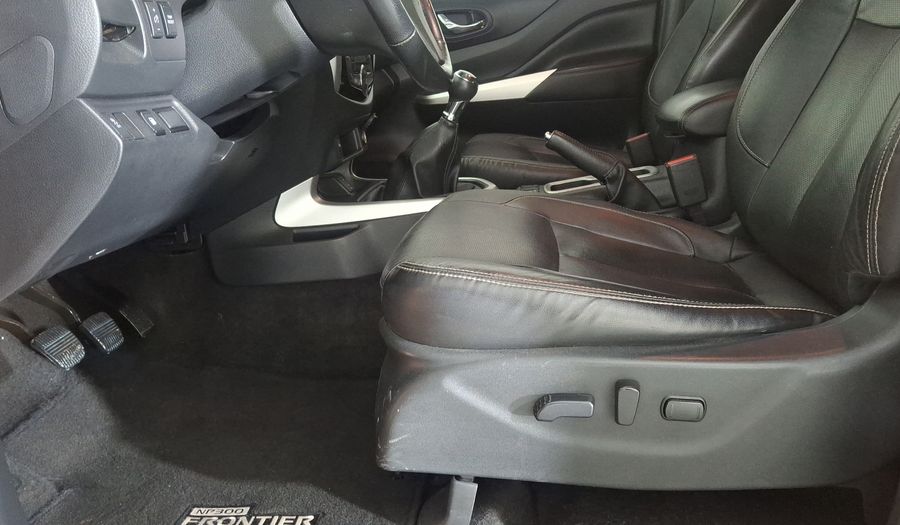 Nissan Np300 2.5 PLATINUM LE AC Pickup 2020