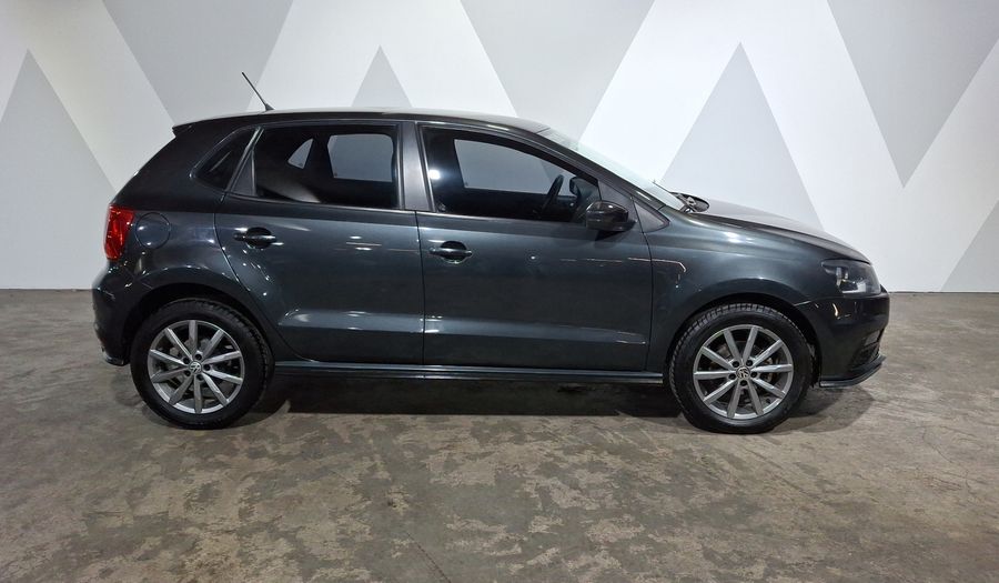 Volkswagen Polo 1.6 COMFORTLINE PLUS AUTO Hatchback 2021