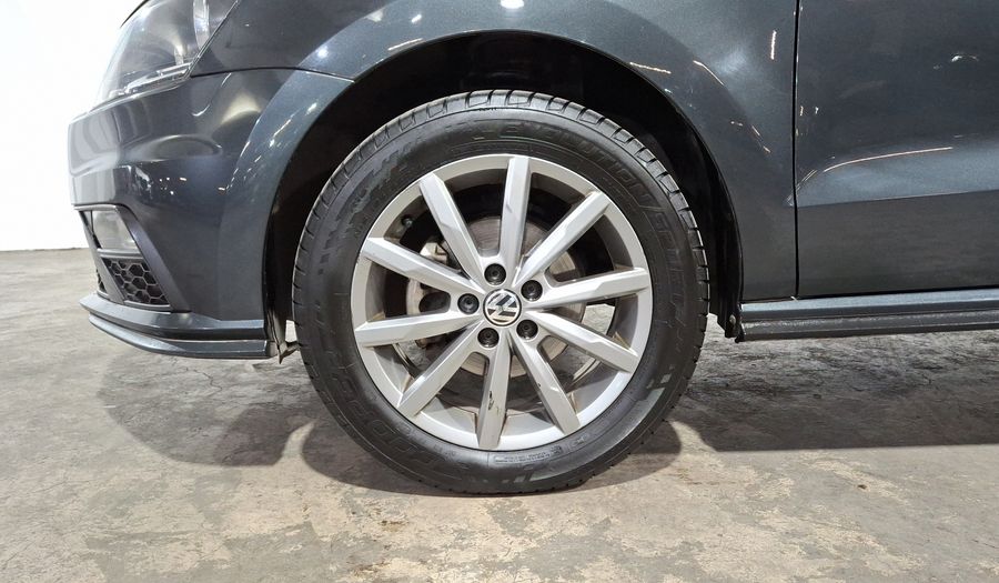 Volkswagen Polo 1.6 COMFORTLINE PLUS AUTO Hatchback 2021