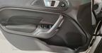 Ford Fiesta Kinetic Design 1.6 SE PLUS Sedan 2015