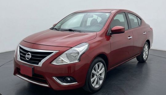 Nissan • Versa