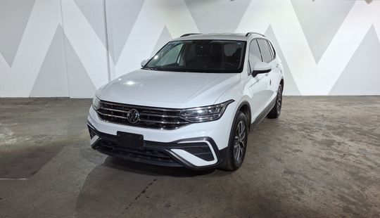 Volkswagen • Tiguan