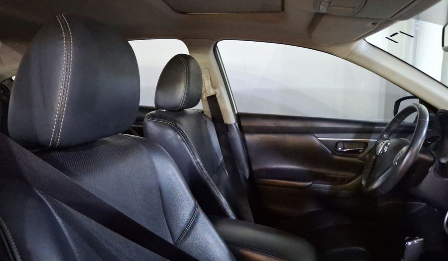 Nissan Altima 2.5 ADVANCE NAVI CVT Sedan 2017