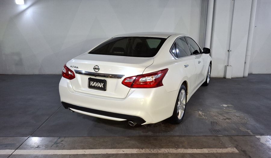 Nissan Altima 2.5 ADVANCE NAVI CVT Sedan 2017