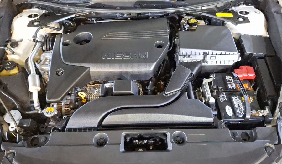 Nissan Altima 2.5 ADVANCE NAVI CVT Sedan 2017